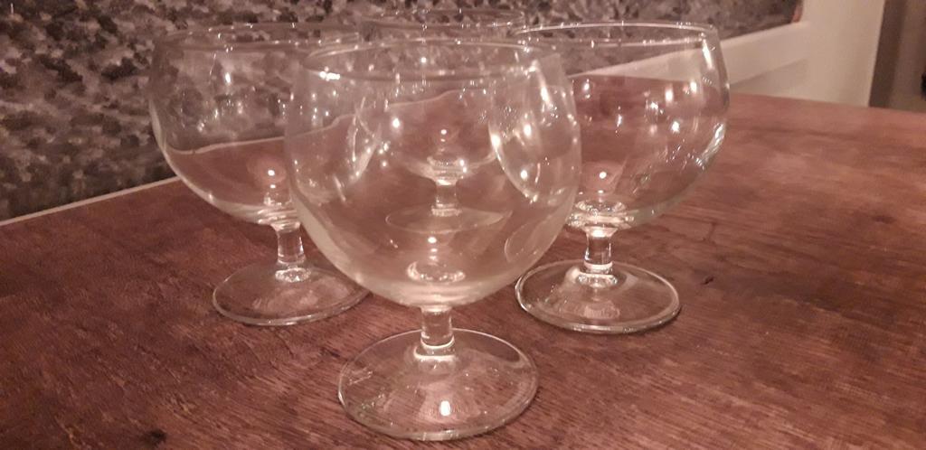 Verres ballon verre à vin 21 disponibles, Collections, Verres & Petits Verres, Enlèvement ou Envoi, Comme neuf