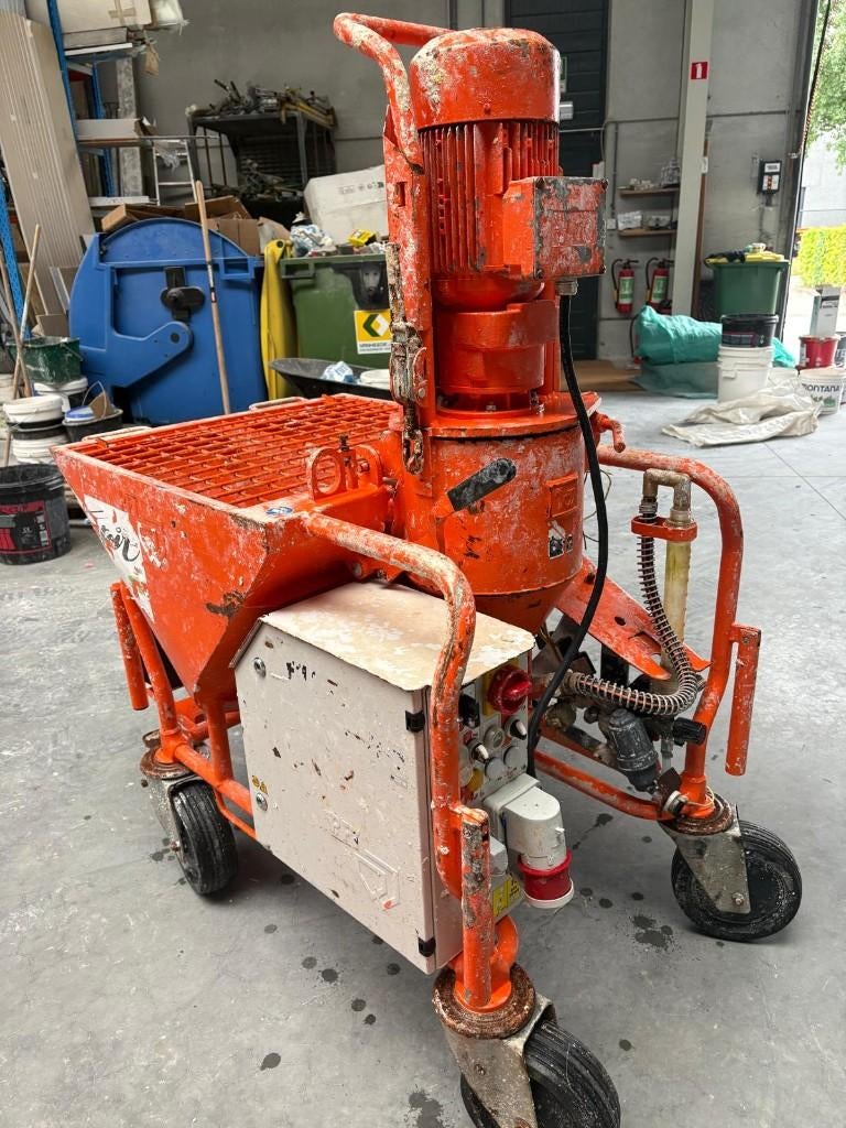 pleisterspuitmachine met toebehoren, Ophalen, Zo goed als nieuw