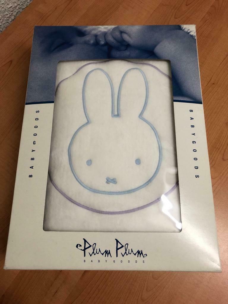 Plum Plum Babygoods Deken voor babybed Nijntje wit. Nieuw!!, Kinderen en Baby's, Ophalen of Verzenden, Nieuw, Deken