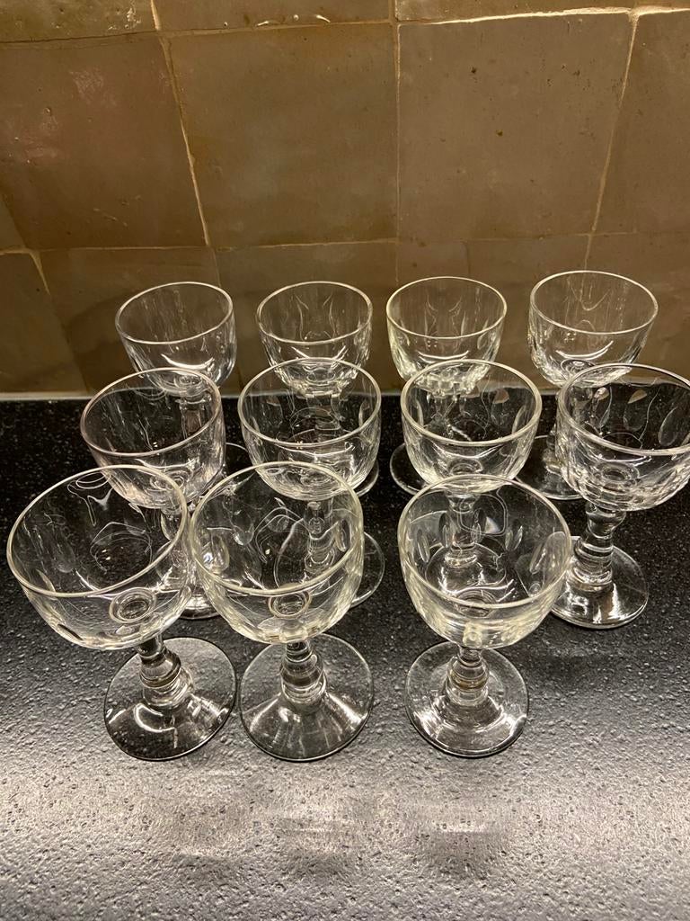 11 verres à vin anciens, Enlèvement ou Envoi
