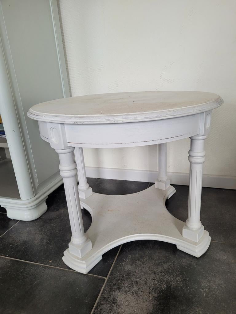 Petite table/ gueridon  en bois d hêtre/patine écru, Enlèvement, Utilisé, Rond, Autres essences de bois