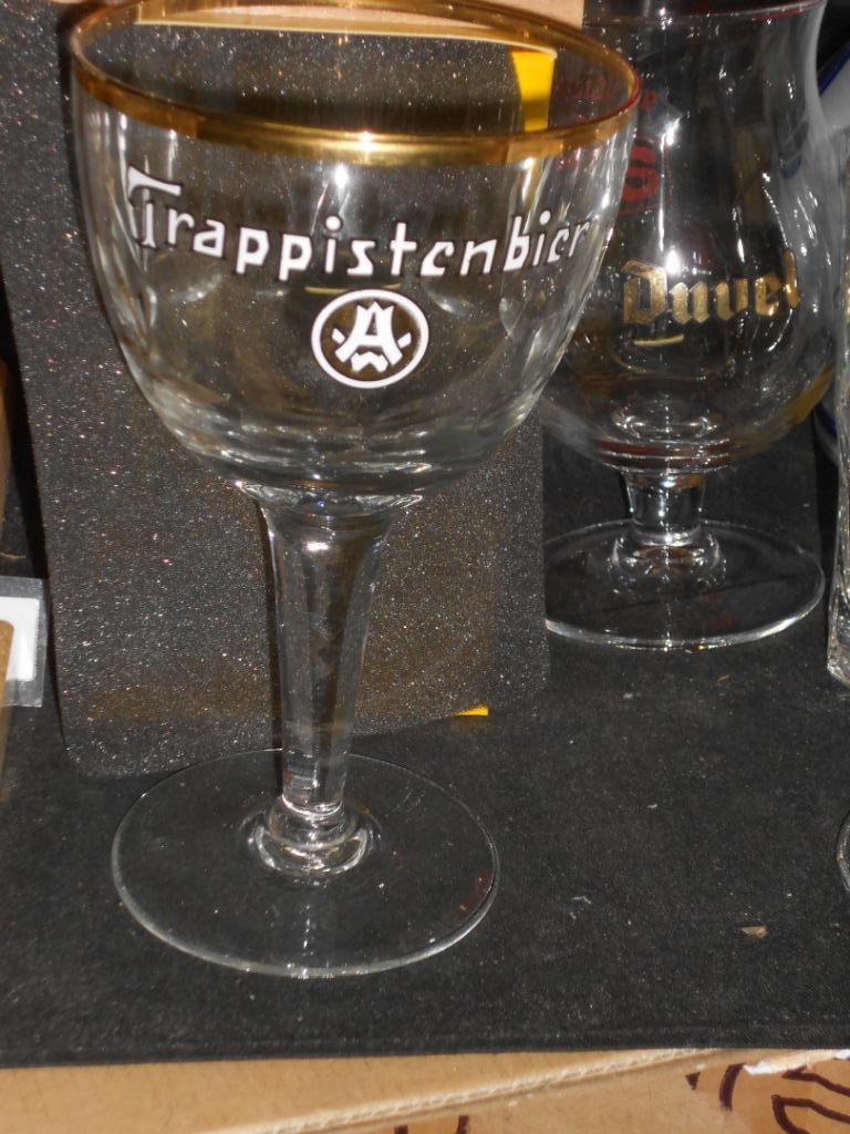 Bierglas.Westmalle .Trappistenbier.Geslepen .5 Lelies, Collections, Enlèvement ou Envoi, Comme neuf, Verre ou Verres, Autres marques