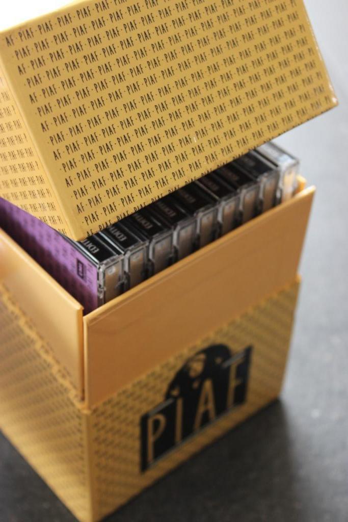 9CD-BOX ÉDITH PIAF L'INTEGRALE DES SES ENREGISTREMENTS 1946-, Ophalen of Verzenden