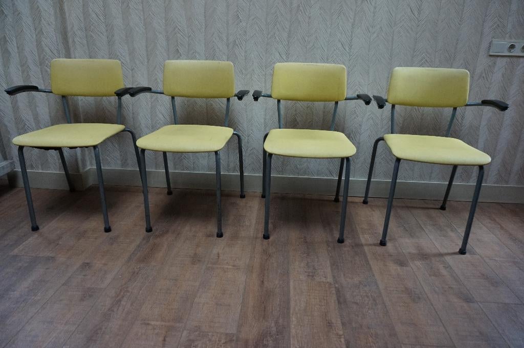 Retro vintage armstoelen, jaren 60 van Friso Kramer, Huis en Inrichting, Ophalen, Gebruikt, Overige kleuren, Hout