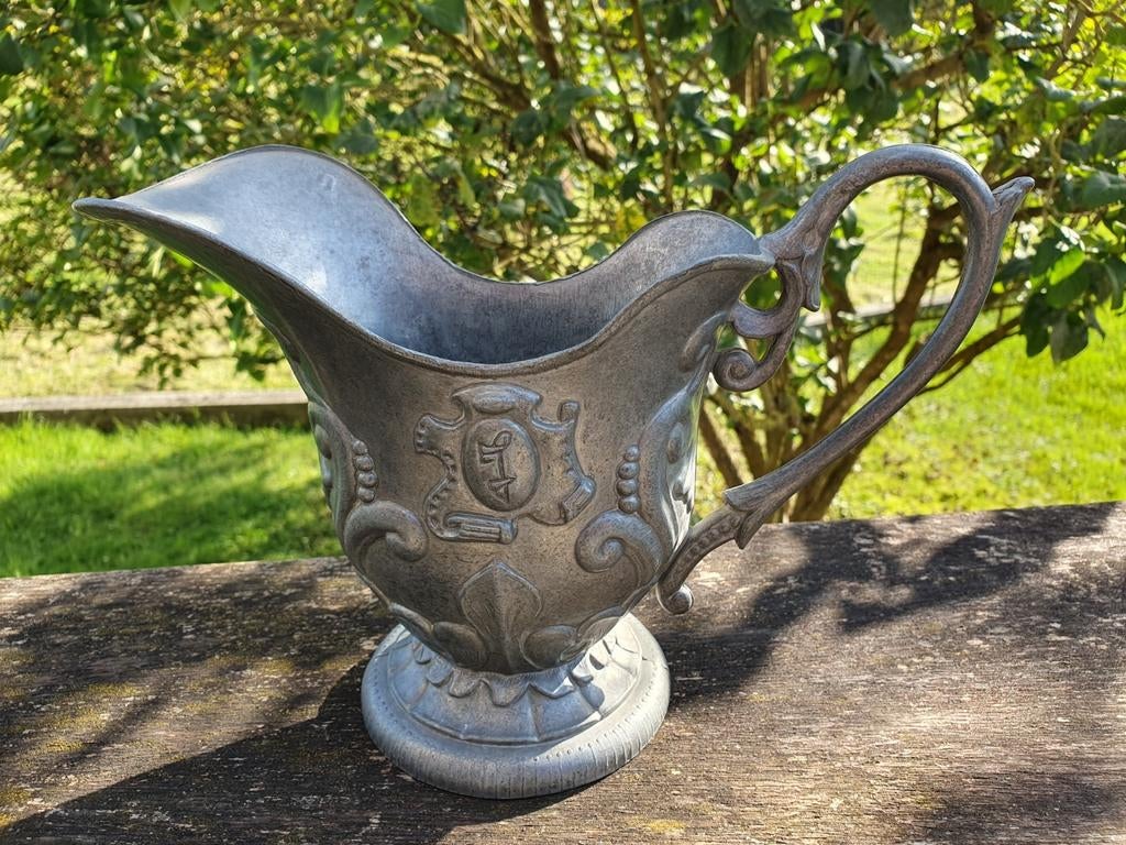 Ancienne aiguière en étain Tbe, Enlèvement ou Envoi