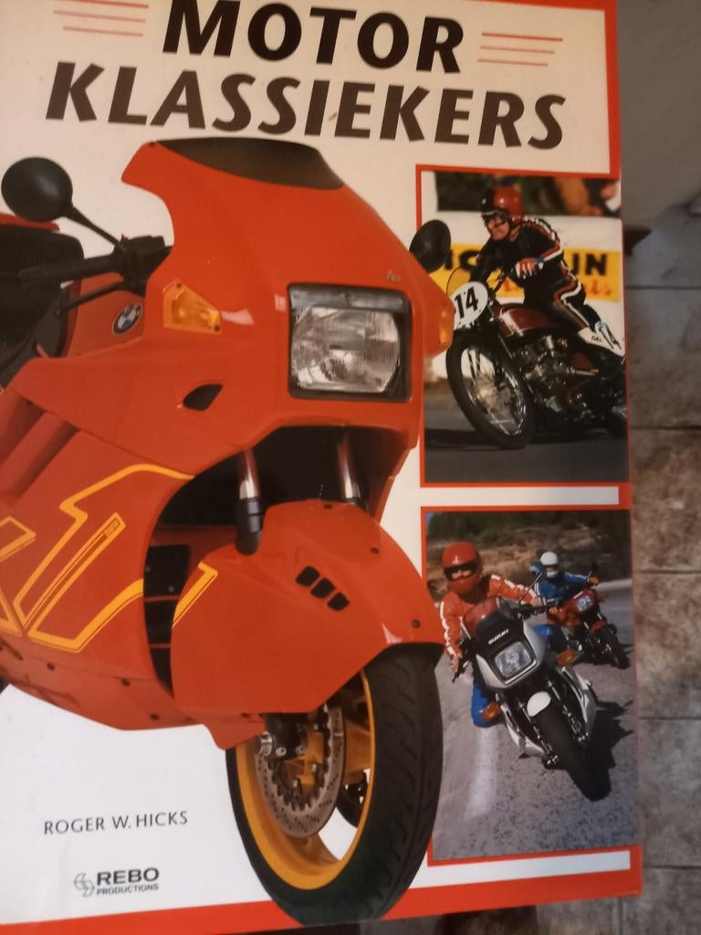 Motorboeken, Ophalen