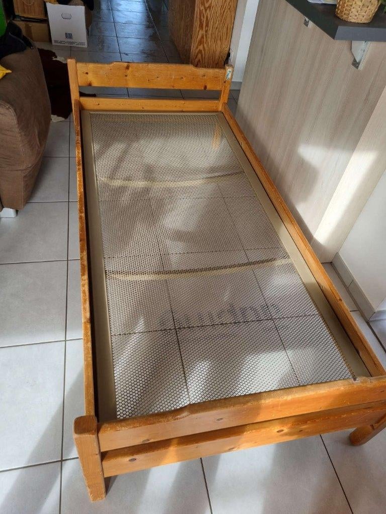 Lit simple 90x200 : cadre en sapin + sommier treillis métal, Maison & Meubles, 90 cm, Autres couleurs, Montagne / nordique, Une personne
