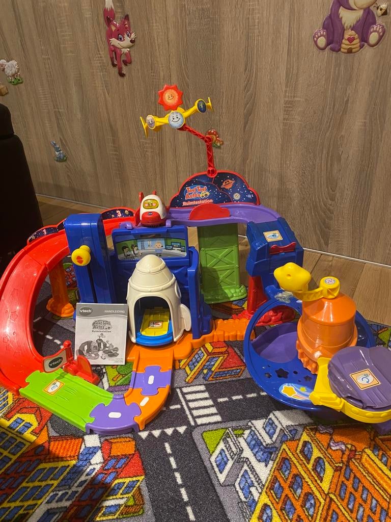 Vtech toet toet auto’s: ruimtestation, Enlèvement, Utilisé, 2 à 4 ans