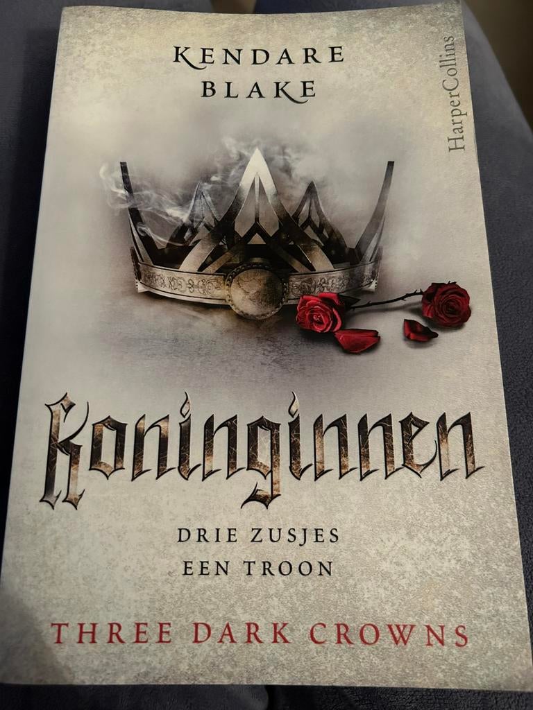Kendare Blake - Koninginnen, Boeken, Kendare Blake, Ophalen of Verzenden, Zo goed als nieuw