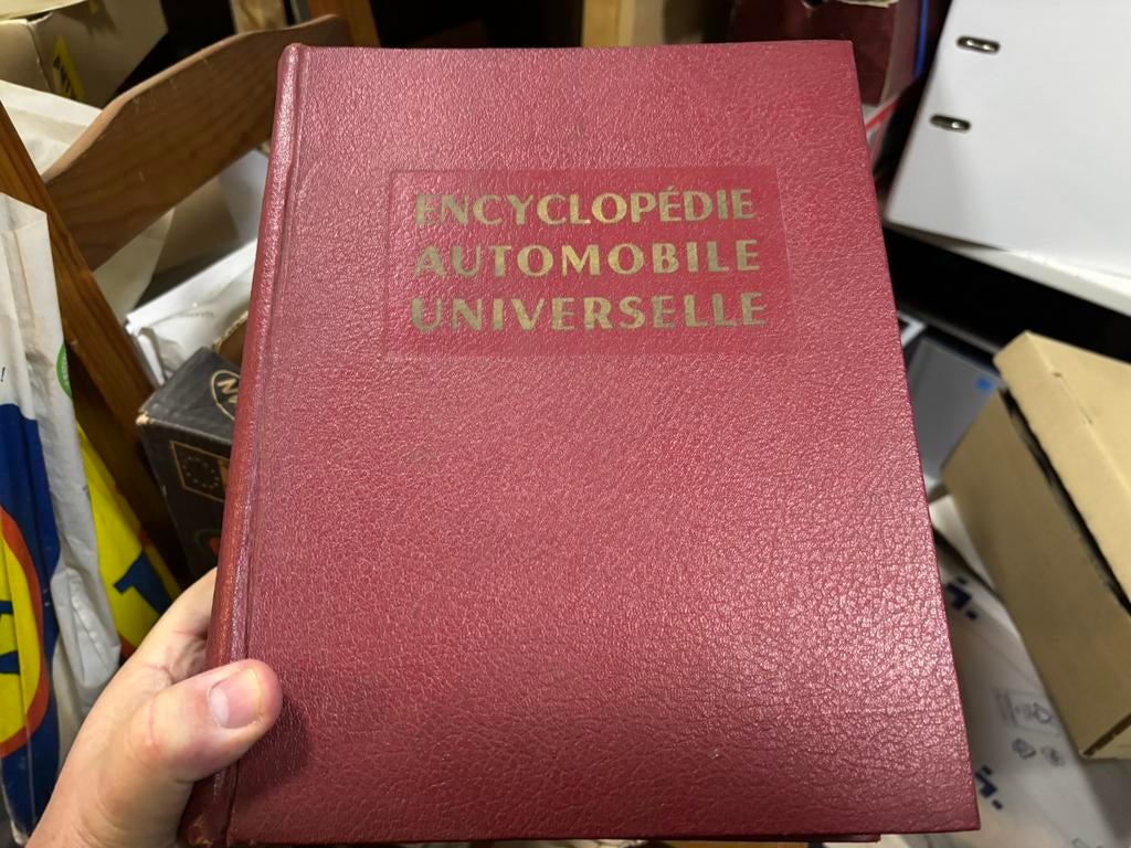 Encyclopédie Automobile Universelle, en deux volumes, Livres, Encyclopédies, Utilisé, Série complète, Autres sujets/thèmes, Enlèvement ou Envoi
