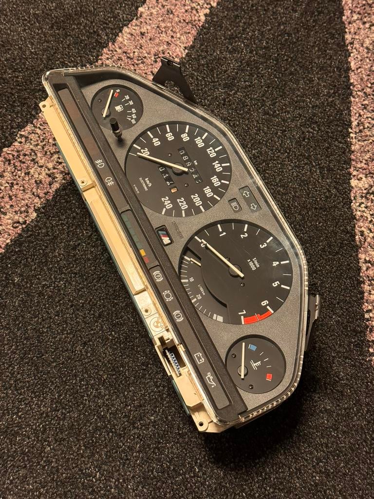 BMW e30 volledig nieuwe snelheidsmeter, Auto-onderdelen, Ophalen of Verzenden, BMW