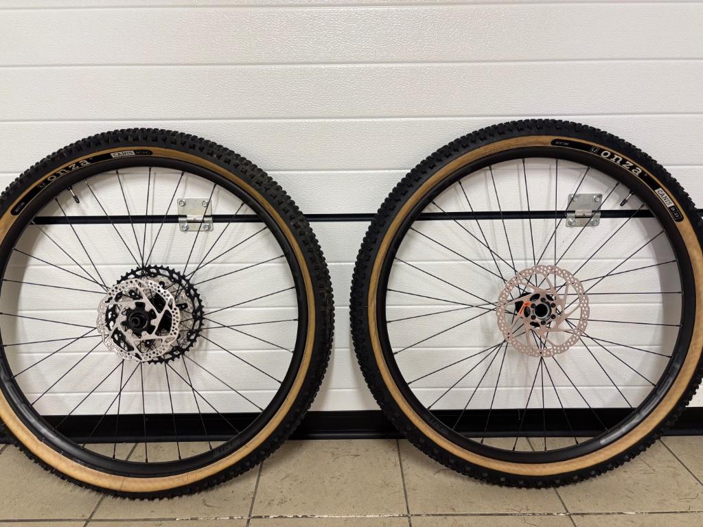 Roues Stan's NoTubes Crest S2 - Tubeless Ready - Lefty, Enlèvement, Utilisé, Roue, Stan's