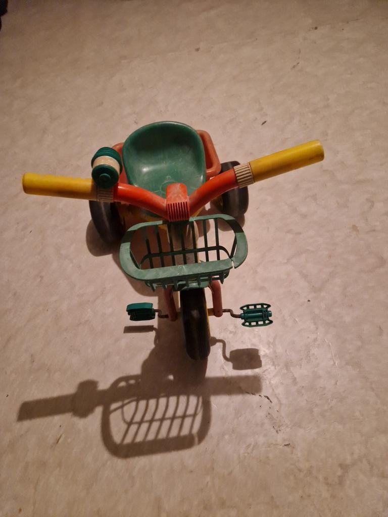 driewieler fietsje met kipbak en bakje voorraan, Ophalen, Gebruikt