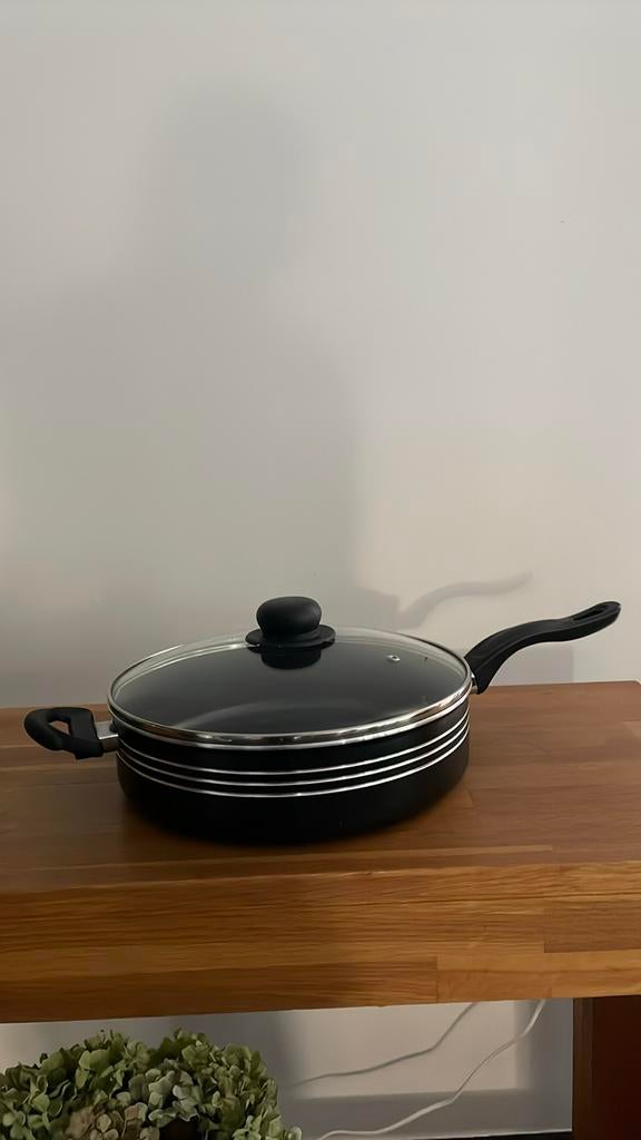 Hapjespan met deksel - ENKEL VOOR GAS - 29 cm x 7 cm, Huis en Inrichting, Keuken | Potten en Pannen, Ophalen of Verzenden, Gebruikt
