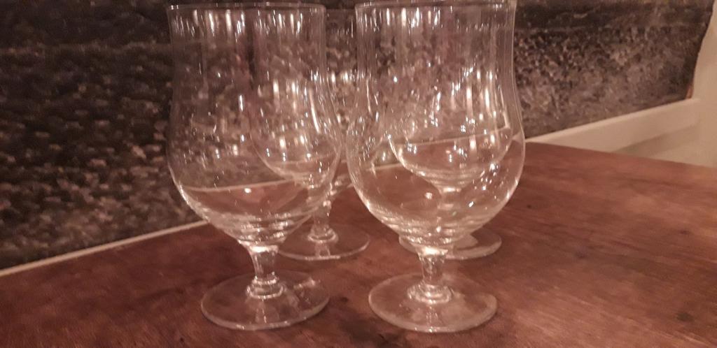 Set 4 xxl wijnglazen Cocktailglazen inhoud 90 cl, Ophalen of Verzenden, Zo goed als nieuw
