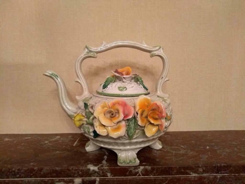 Thee pot Bassano - Capodimonte porselein uit Napels (Italië), Antiek en Kunst, Ophalen of Verzenden