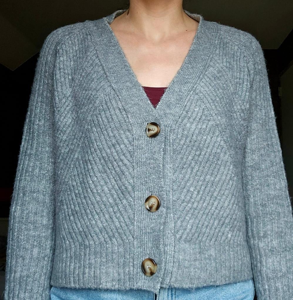 Gebreide grijze vest Twintip. Maat M, Kleding | Dames, Ophalen of Verzenden, Zo goed als nieuw, Maat 38/40 (M)