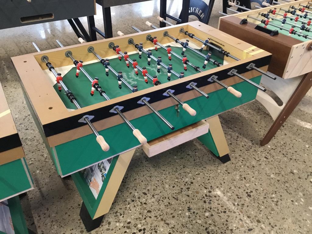Table de kicker Jupiter, rénovée, baby-foot, Enfants & Bébés, Jouets | Tables de football, Utilisé, Enlèvement ou Envoi