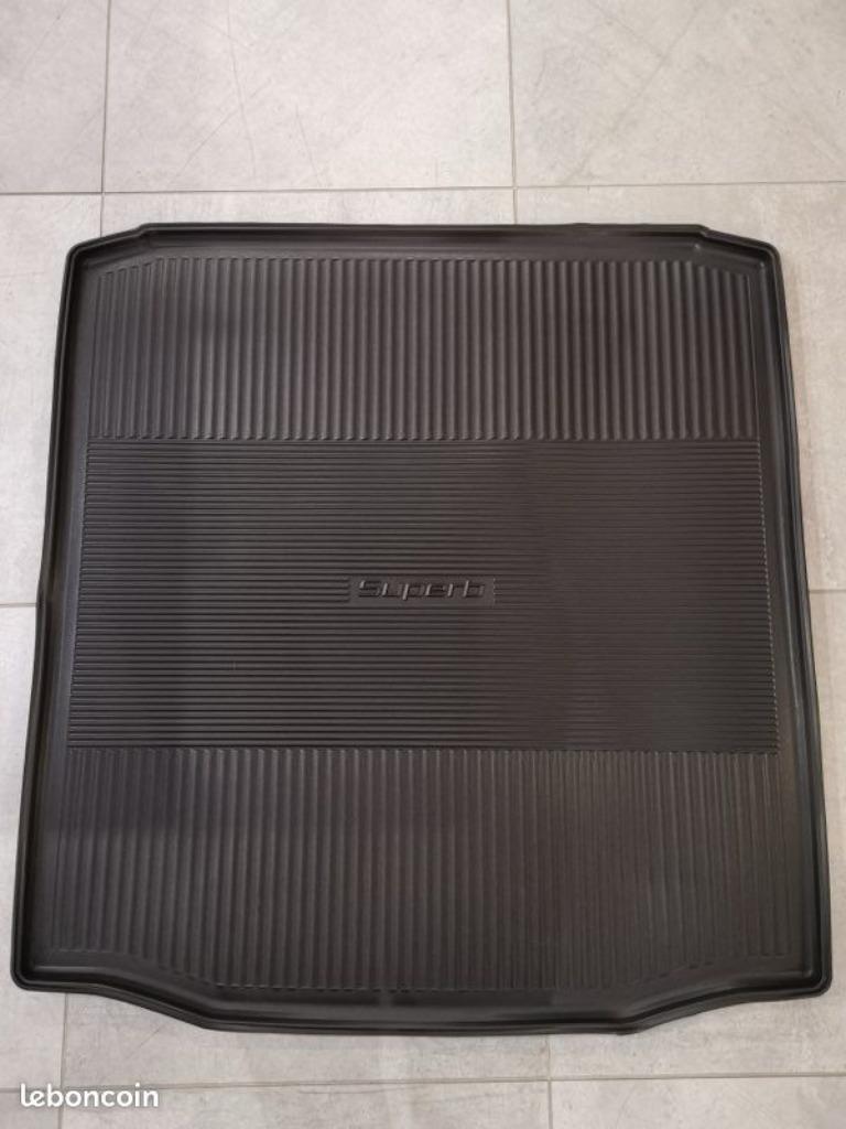 Tapis de coffre caoutchouc SKODA SUPERB 2012->, Enlèvement, Comme neuf