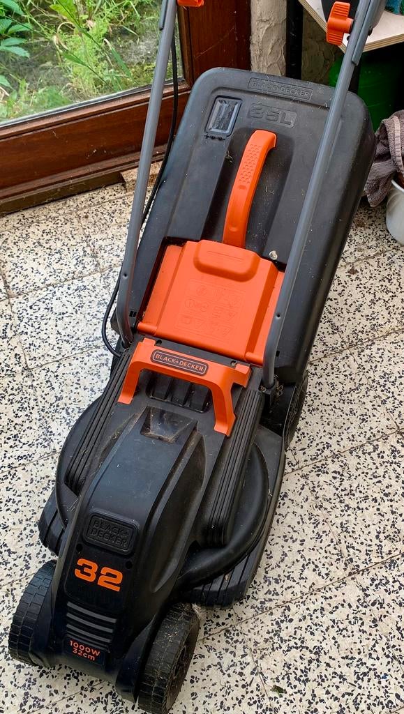 Tondeuse et débroussailleuse black et decker, Démarrage électrique, Enlèvement, Utilisé, Tondeuses à gazon électriques