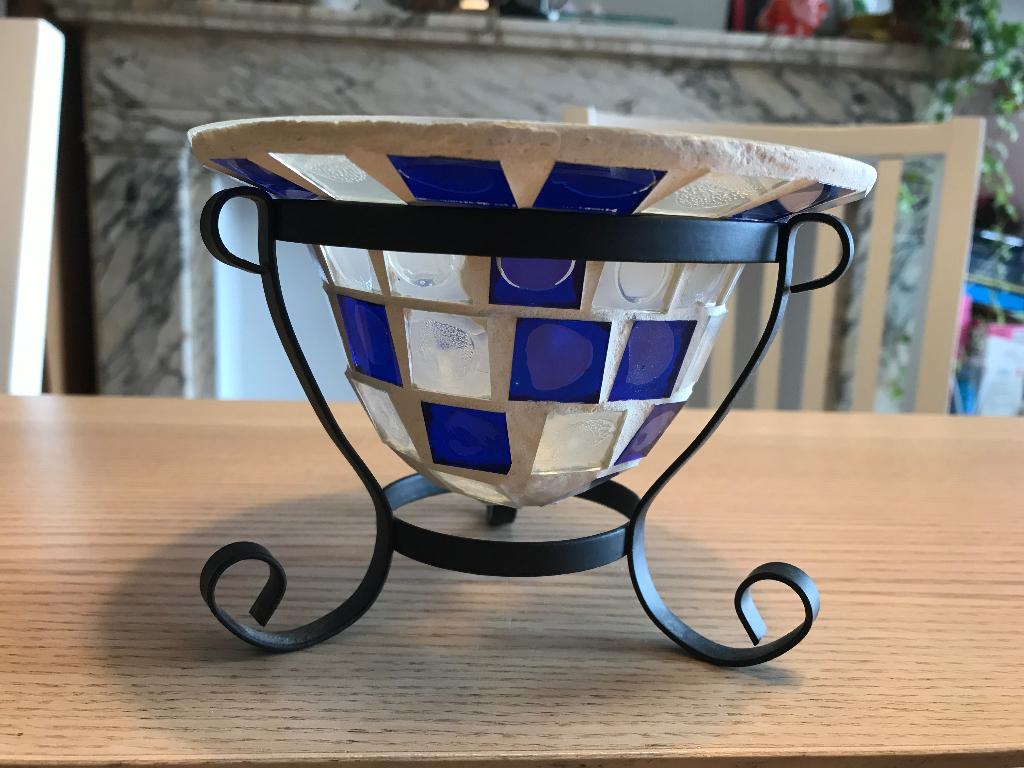 Bol vintage en mosaïque avec support en métal, Antiquités & Art, Enlèvement, Verre