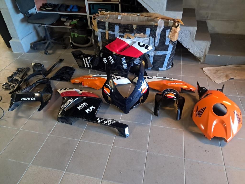 Kuip cbr 1000rr repsol, Enlèvement