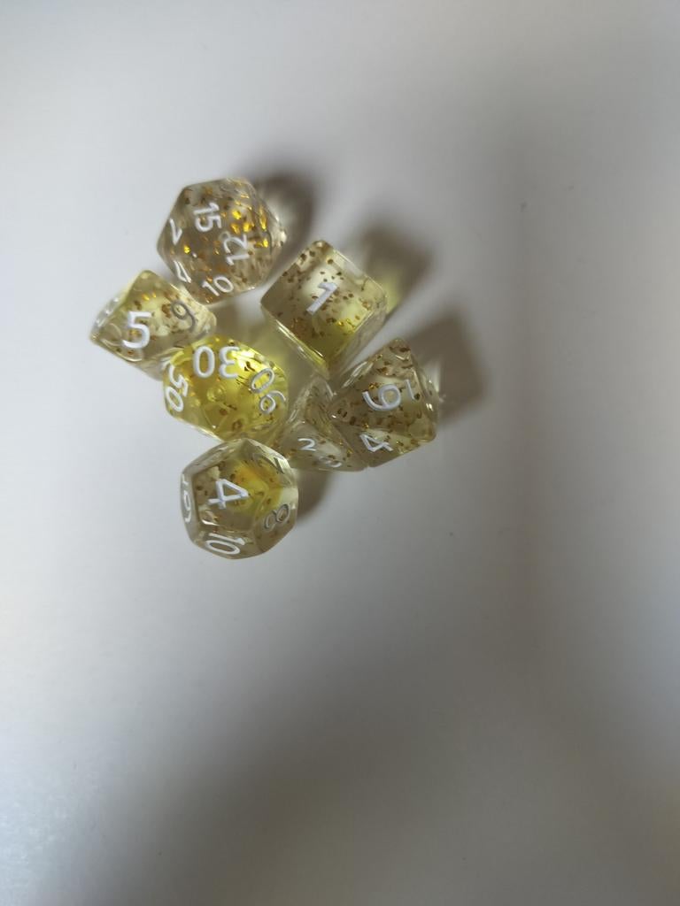 Dnd dices geel, doorzichtig met gouden spikkels, Hobby en Vrije tijd, Ophalen
