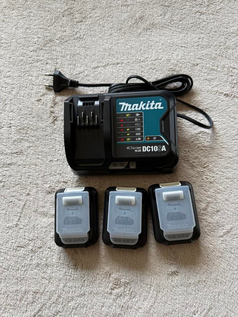 Makita lader + 3 accu’s 12v 2.0AH nieuw, Enlèvement, Neuf
