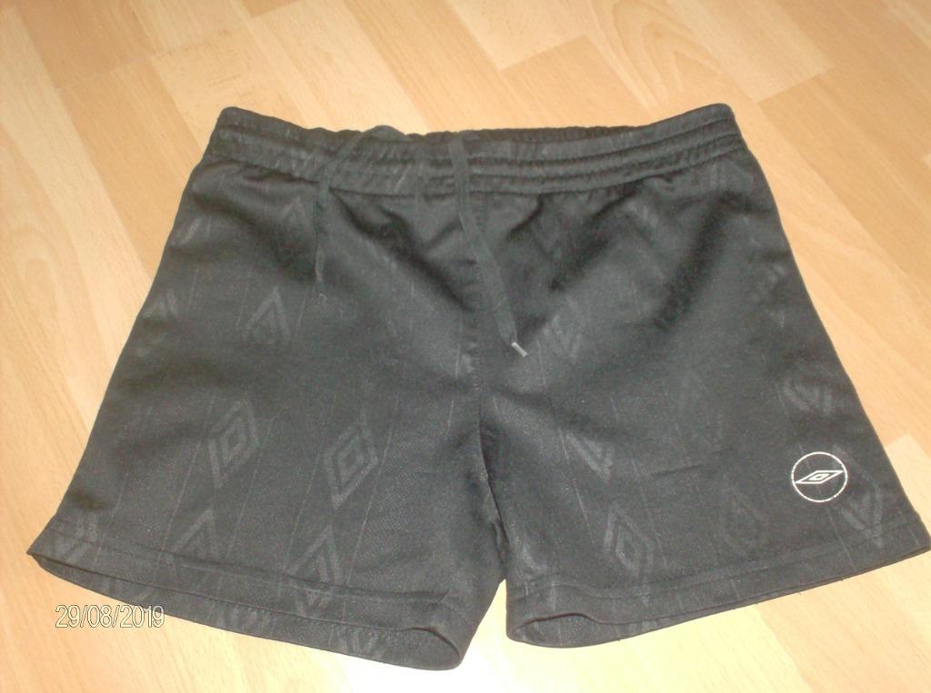 Short zwart merk umbro – maat 128, Broek, Gebruikt, Umbro, Ophalen of Verzenden