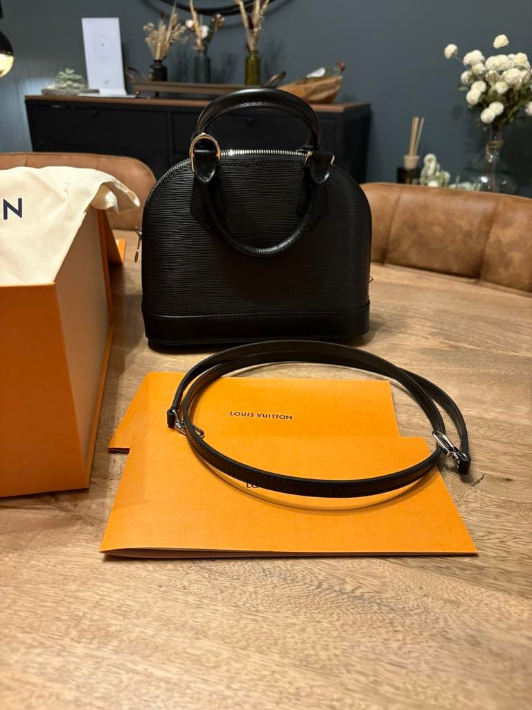 Louis Vuitton, Ophalen, Nieuw