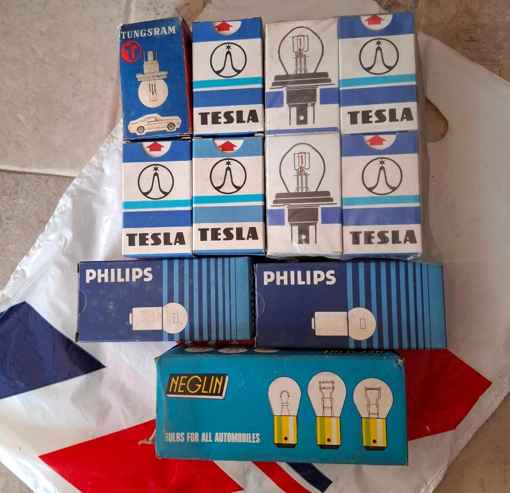 LOT AMPOULES et FUSIBLES pour Autos Anglaises LEYLAND AUSTIN, Enlèvement ou Envoi, Neuf, Austin