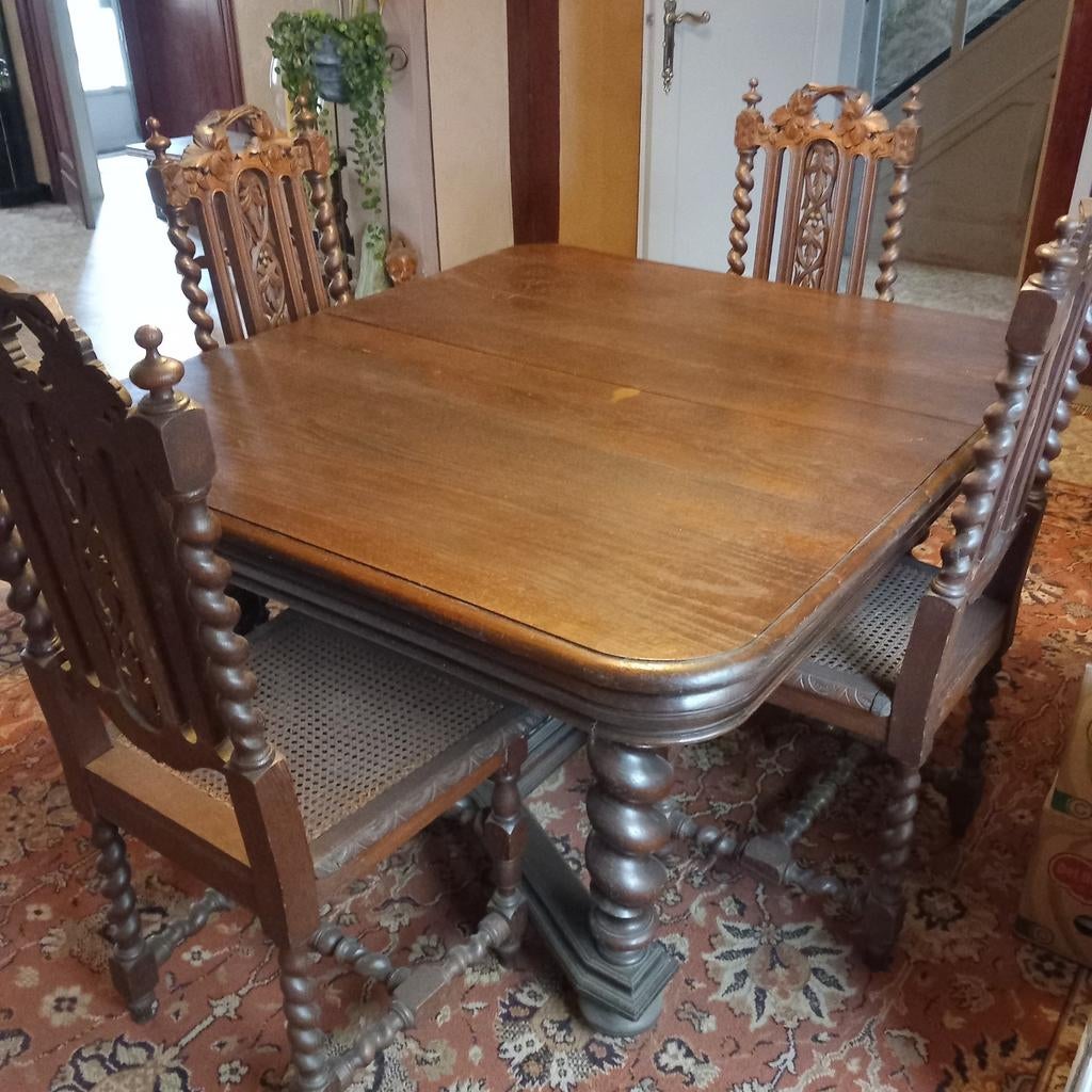 Table ancienne avec 4 chaises, Enlèvement