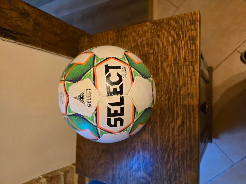 Futsal attack select bal nieuwprijs 63euro, Enlèvement, Utilisé