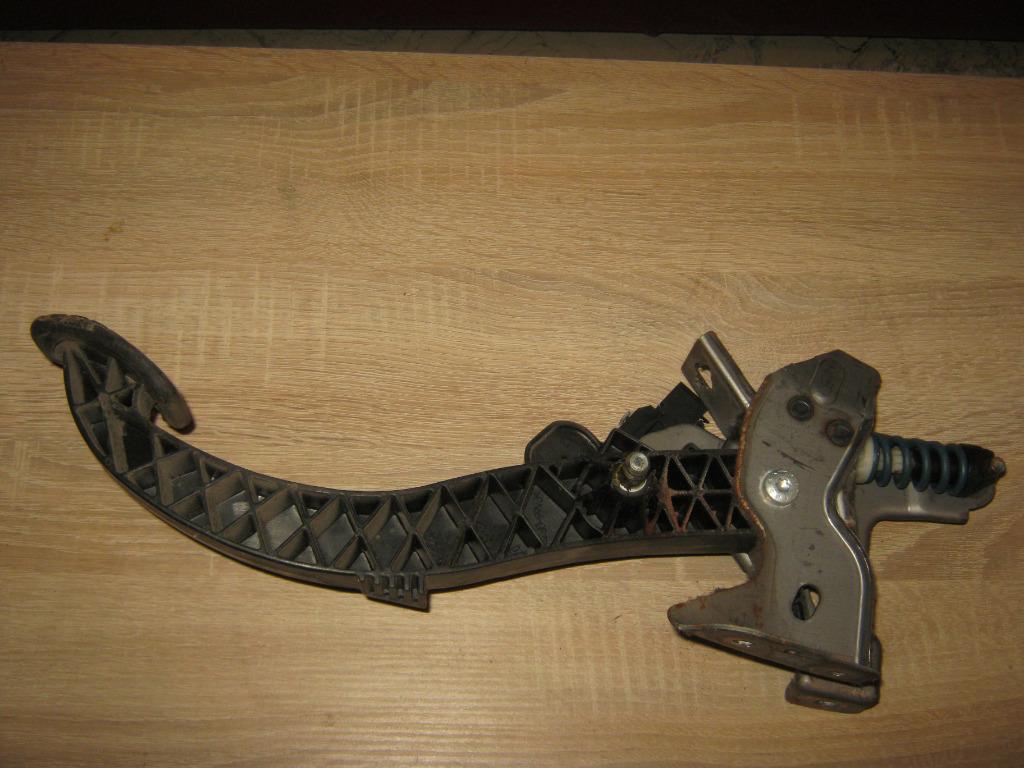pedal    renault megane scenic 1.9dci 2006, Ophalen of Verzenden, Gebruikt, Renault, Motorkap