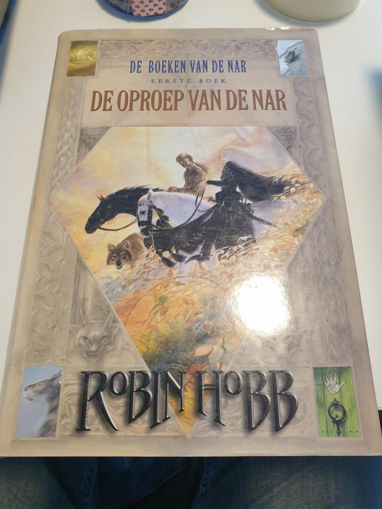 Robin Hobb - 1 De oproep van de Nar DE BOEKEN VAN DE NAR 1, Livres, Enlèvement ou Envoi, Comme neuf, Robin Hobb