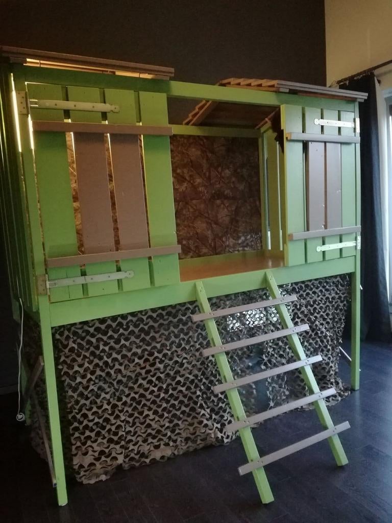 Boomhut bed in bruin en groen., Enlèvement