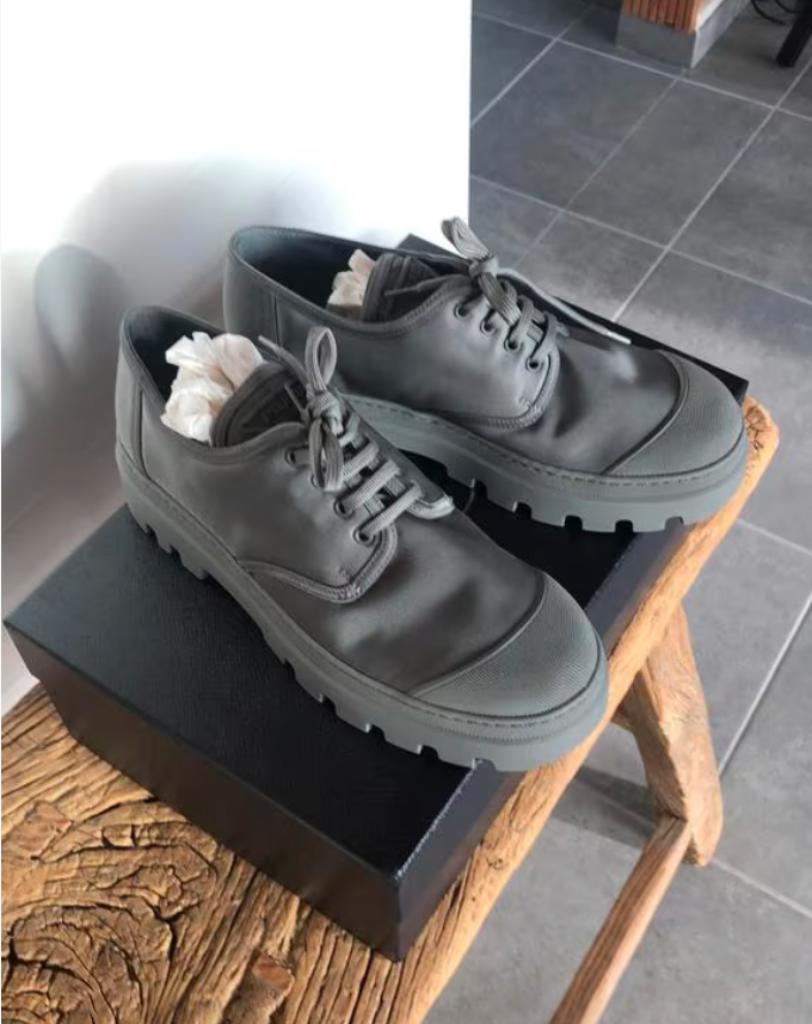 PRADA Baskets kaki neuves 42, Neuf, Enlèvement ou Envoi, Autres couleurs, Prada