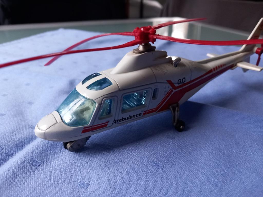 Helicopter Agusta 109 ambulance Majorette, Verzamelen, Militaria | Algemeen, Ophalen of Verzenden, Overige soorten, Overige typen