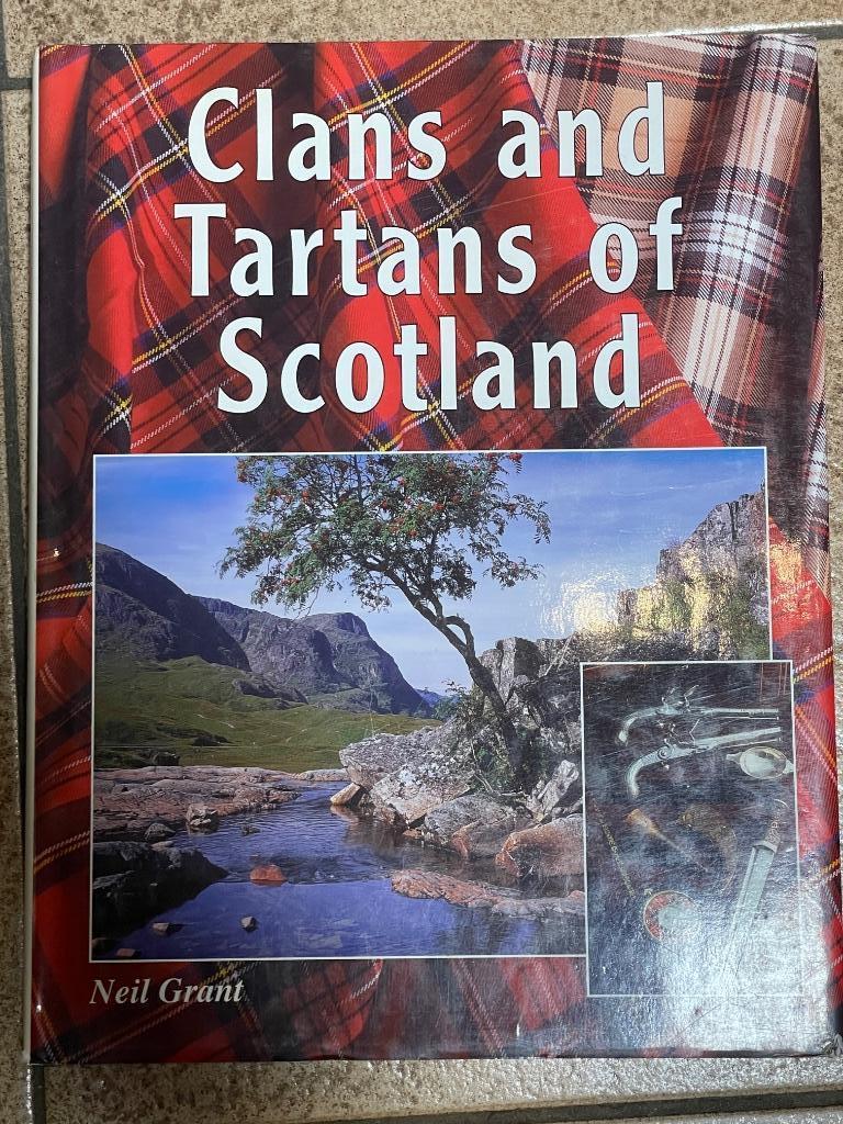 Clans and Tartans of Scotland, Gelezen, Maatschappij en Samenleving, Ophalen of Verzenden, Neil Grant