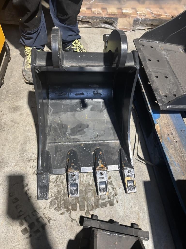 bacs CW 05 pour pelle 2T, Enlèvement