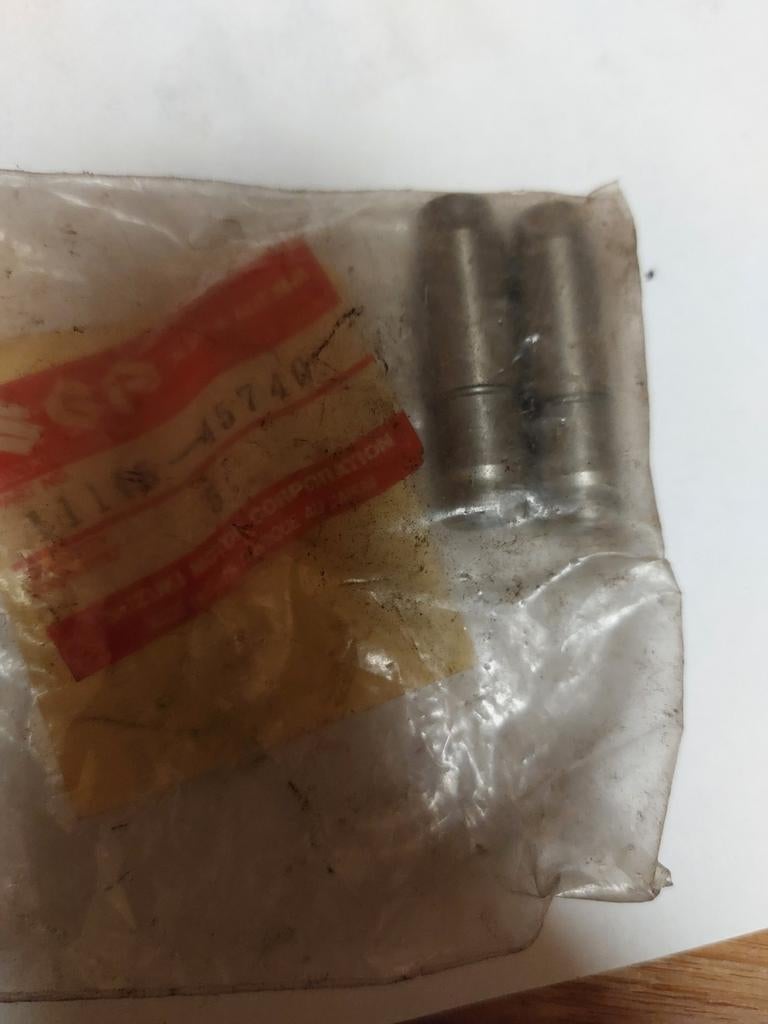 Suzuki intake valve guide 11115-45740, Motoren, Ophalen of Verzenden