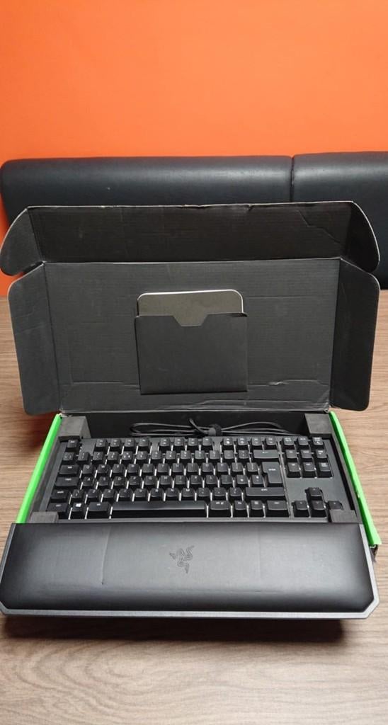 Gaming toetsenbord Razer BlackWidow Chroma V2, Computers en Software, Toetsenborden, Ophalen of Verzenden, Zo goed als nieuw, Razer