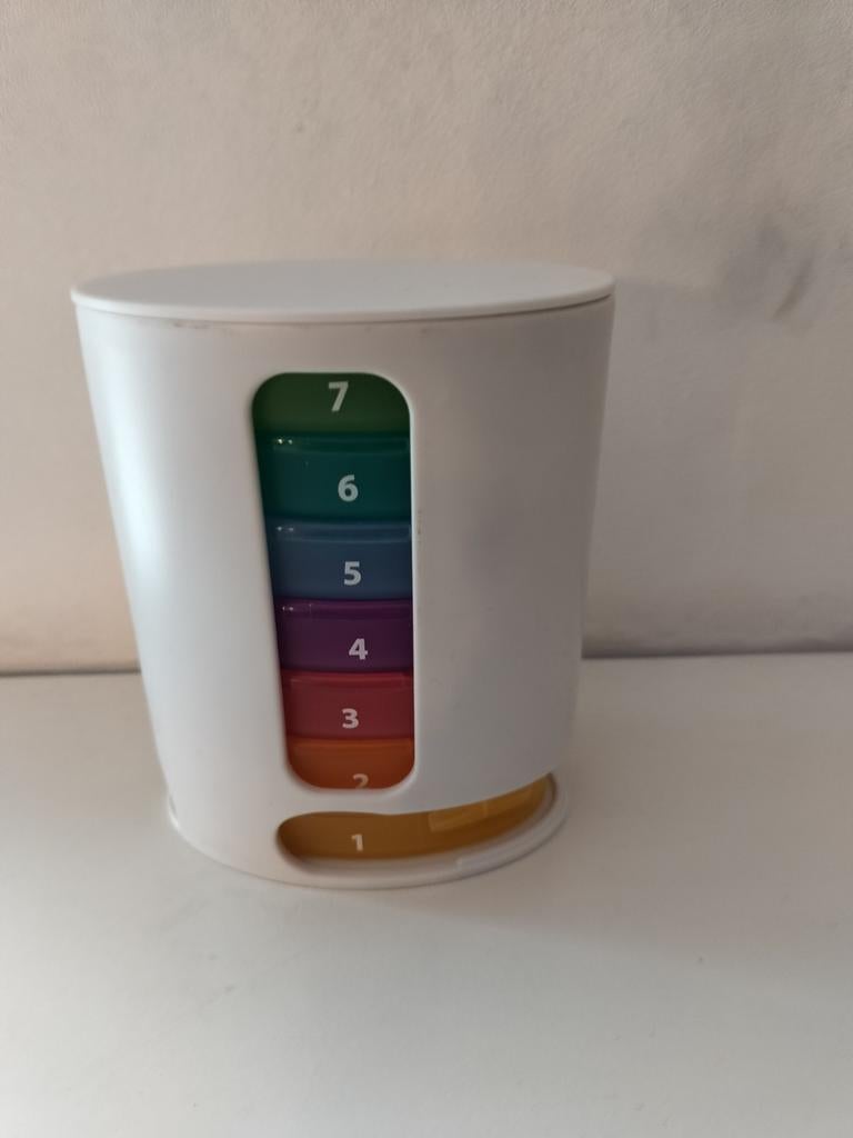 Pillen doosjes met houder voor 1 week  hoogte 12 cm, Diversen, Verpleegmiddelen, Ophalen, Zo goed als nieuw