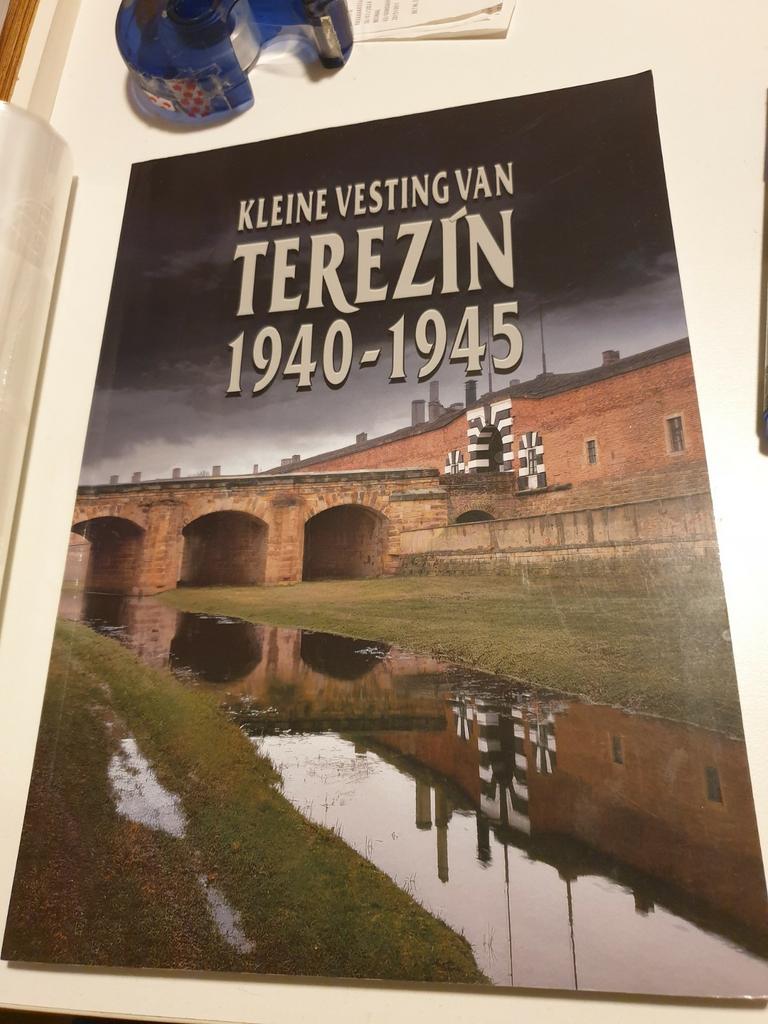 de kleine vesting Terezin 1940-1945 80 pagina's 2016, Ophalen of Verzenden, Zo goed als nieuw