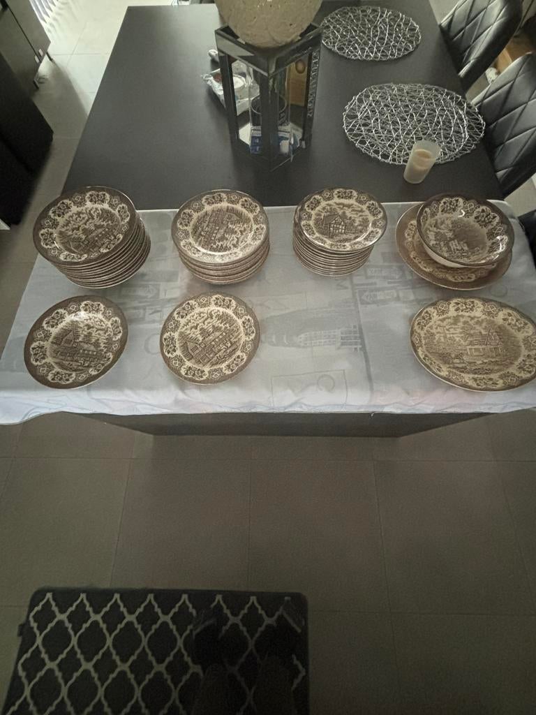 Service de table anglais Ironstone 12 pers vintage, Antiek en Kunst, Antiek | Servies compleet, Ophalen