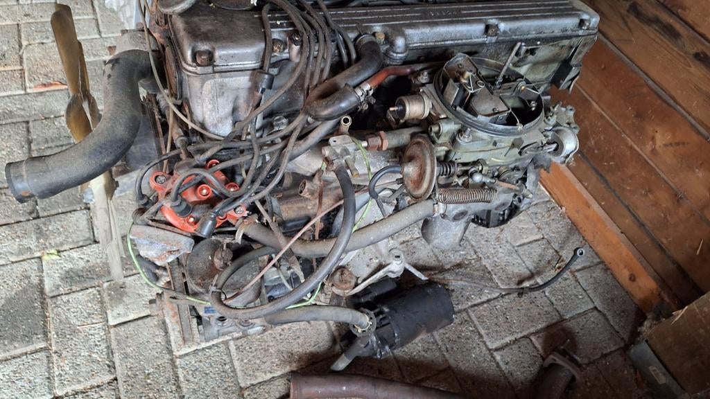 Moteur de voiture classique Mercedes 280 S type 110 avec car, Enlèvement, Utilisé, Pièces universelles
