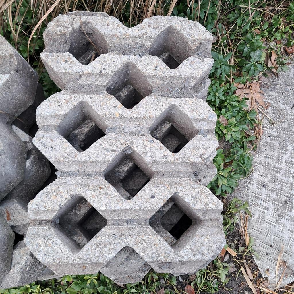 10 Dalles gazon gris beton.  60 x 40 x 12, Gris, Enlèvement, Utilisé, Autres types