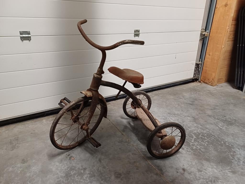 Oude driewieler, Ophalen