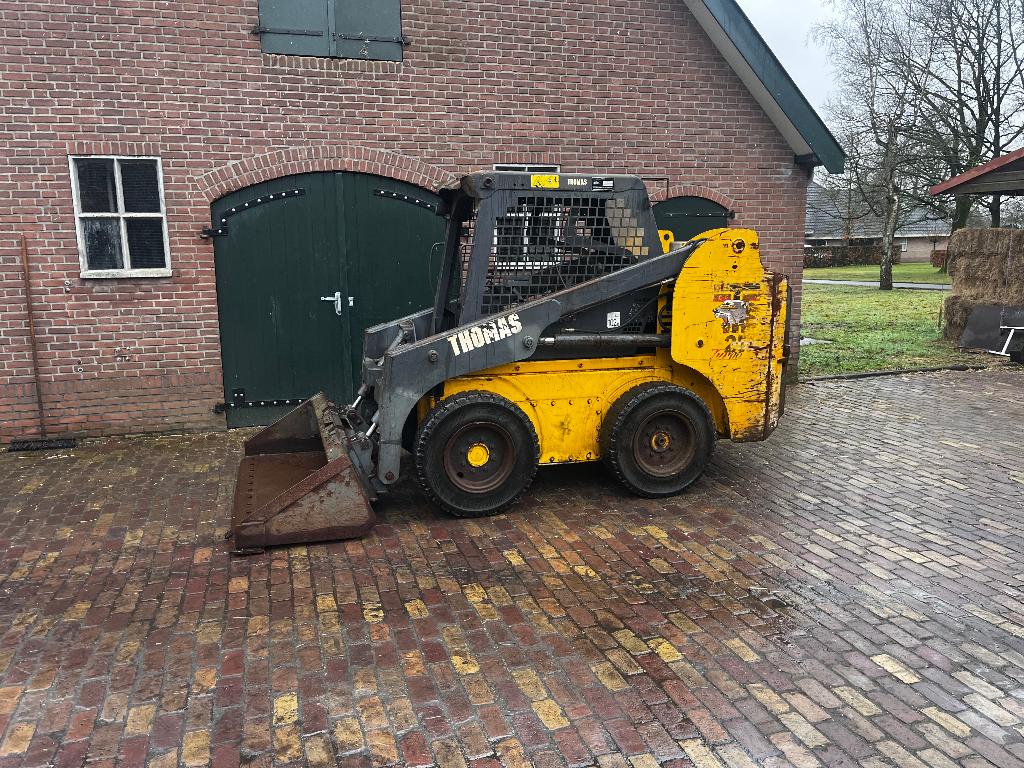 Chargeuse compacte Thomas T250 HF, bobcat avec brosse, Enlèvement, Utilisé