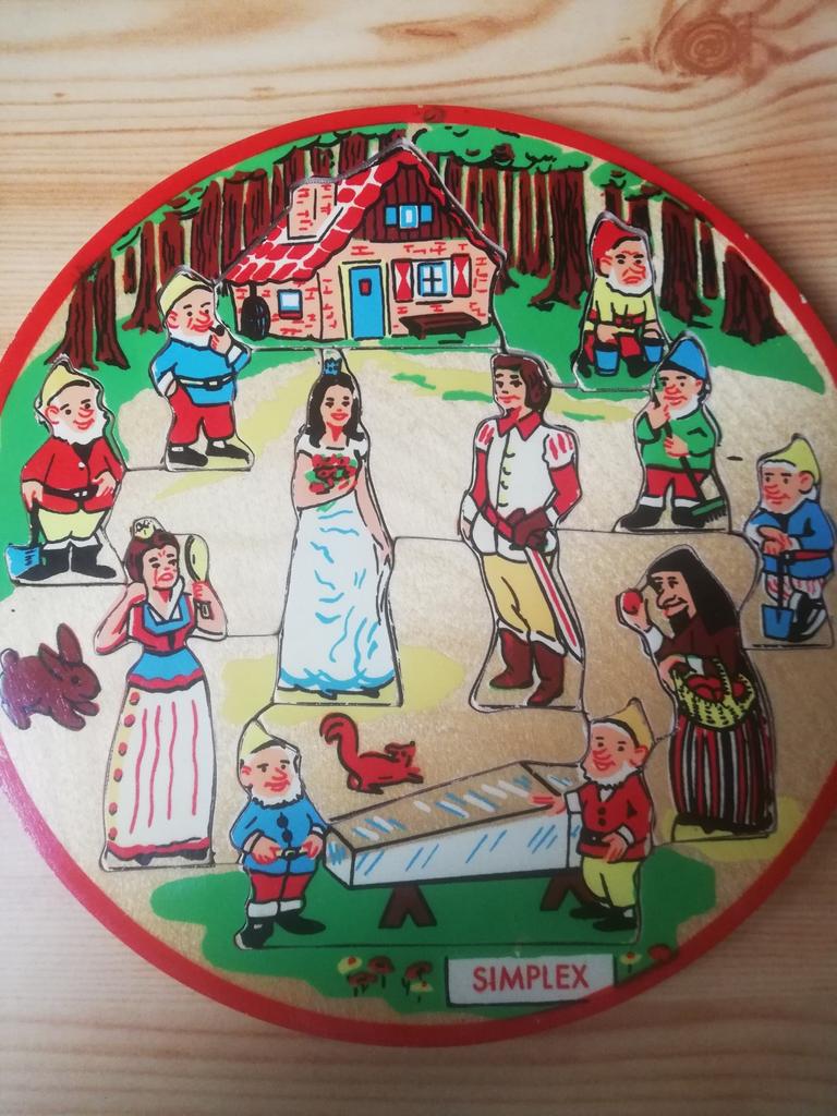 Puzzle en bois vintage "Blanche neige et les sept nains", Enlèvement ou Envoi, En bois